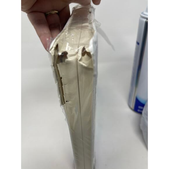 NEW SEALED Walt Disney 2 VHS Movies POCAHONTAS & JAMES & THE GIANT PEACH ~RARE - Picture 9 of 10